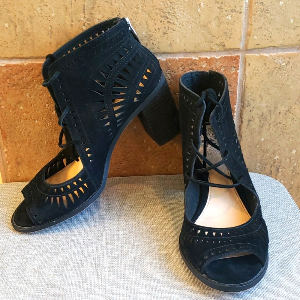 Vince Camuto Tarita 7 1/2 Black Block heel